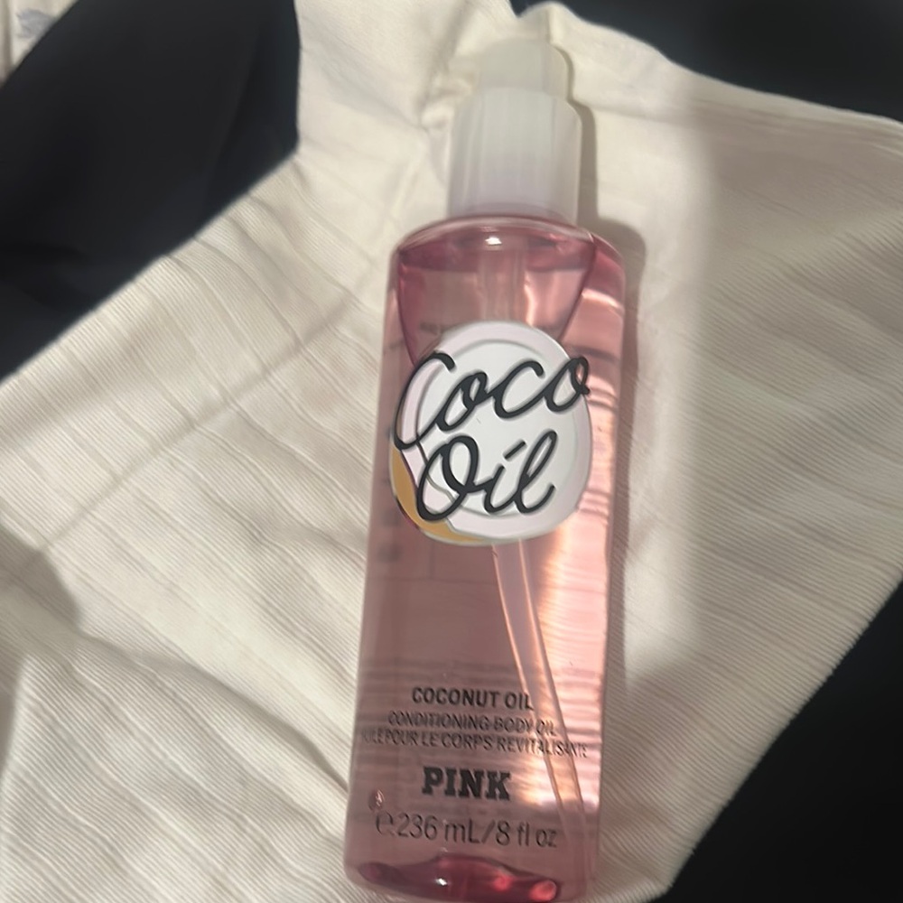 VS Pink Conditioning Coco Oil